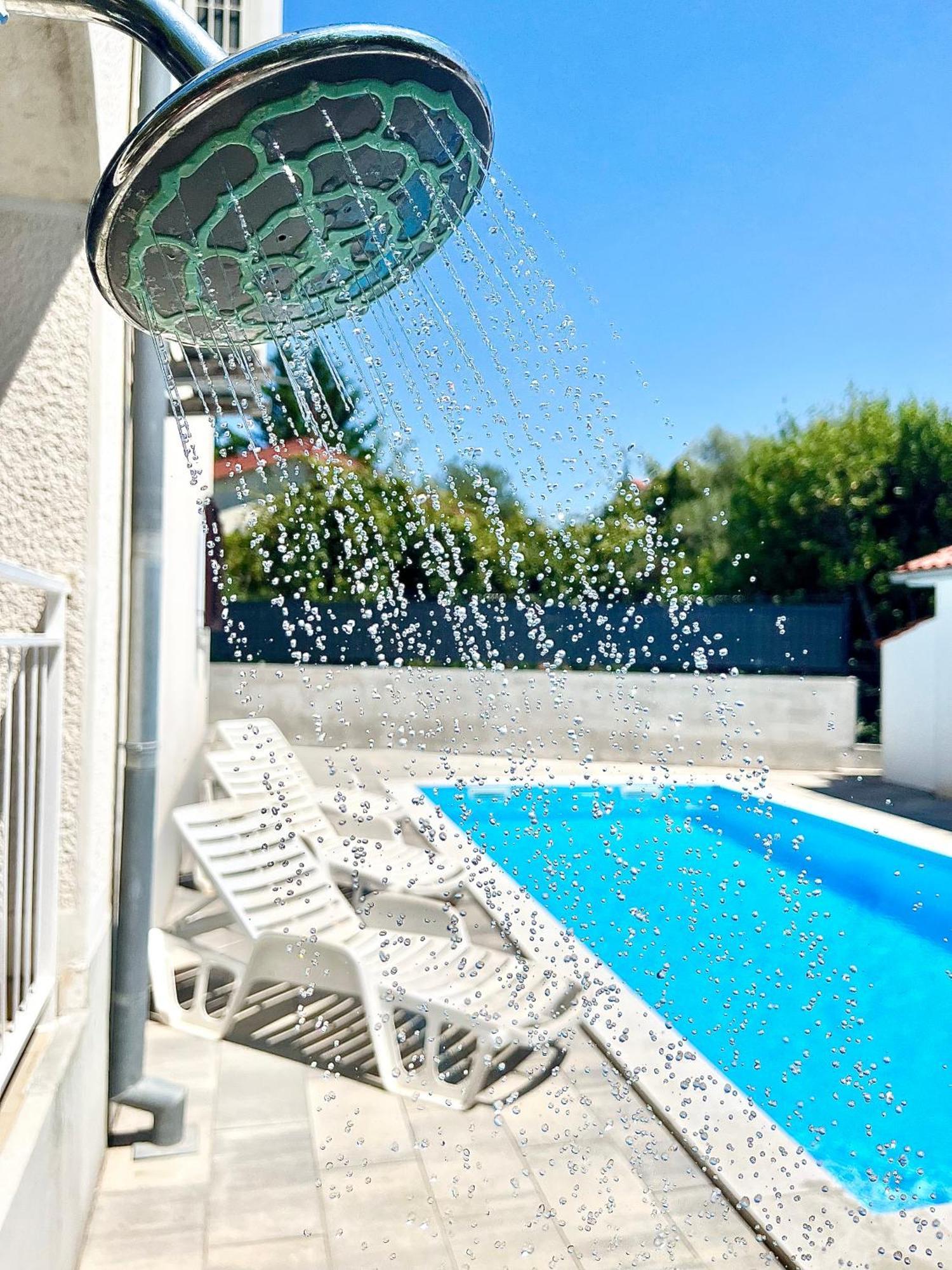 Adria Holiday Home Pinezici  Exterior photo