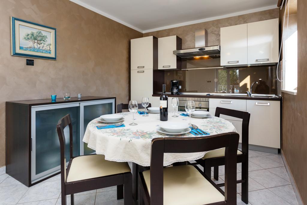 Adria Holiday Home Pinezici  Exterior photo
